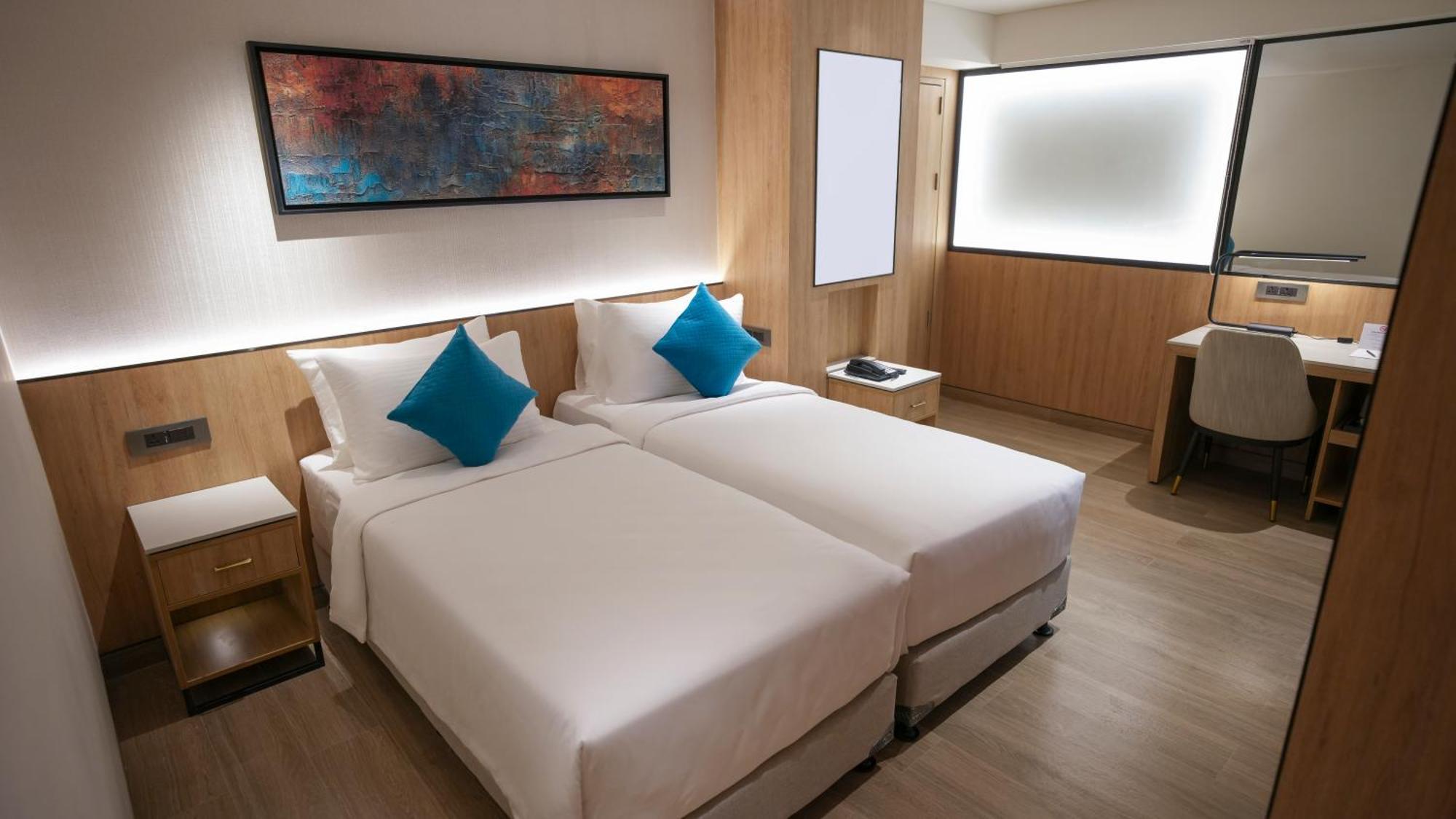שמשבאד Transit By Encalm - Nap And Shower מראה חיצוני תמונה